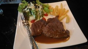 猫カフェならぬ猫ステーキ店！？ウドンタニ県「ノーンウアソー」