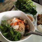 ラオスのビエンチャンで人気のローカル食堂へ!オススメ2店舗【食レポ】
