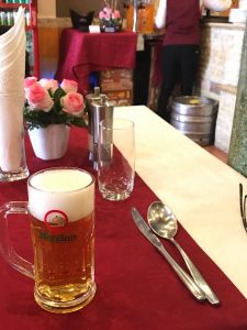 ビエンチャンで地ビールと本格ピザが食べ放題のランチビュッフェ「Aria」