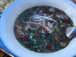 ビエンチャン タイ大使館近く　安くて美味しい「カオピヤック」を発見！！