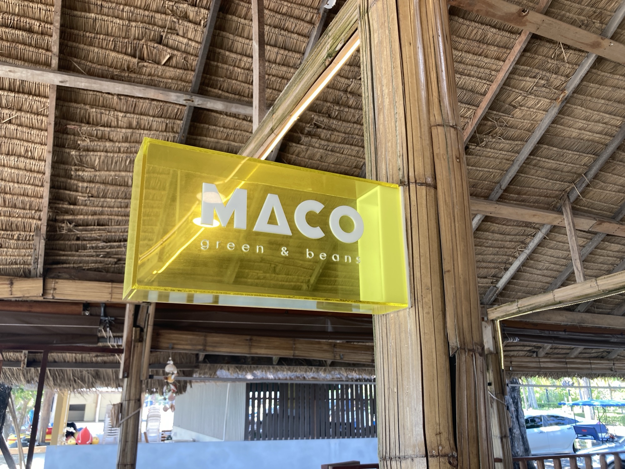 ラヨーンの穴場ビーチカフェ「MACO green & beans」【海を眺めながらの激チル映えスポット】